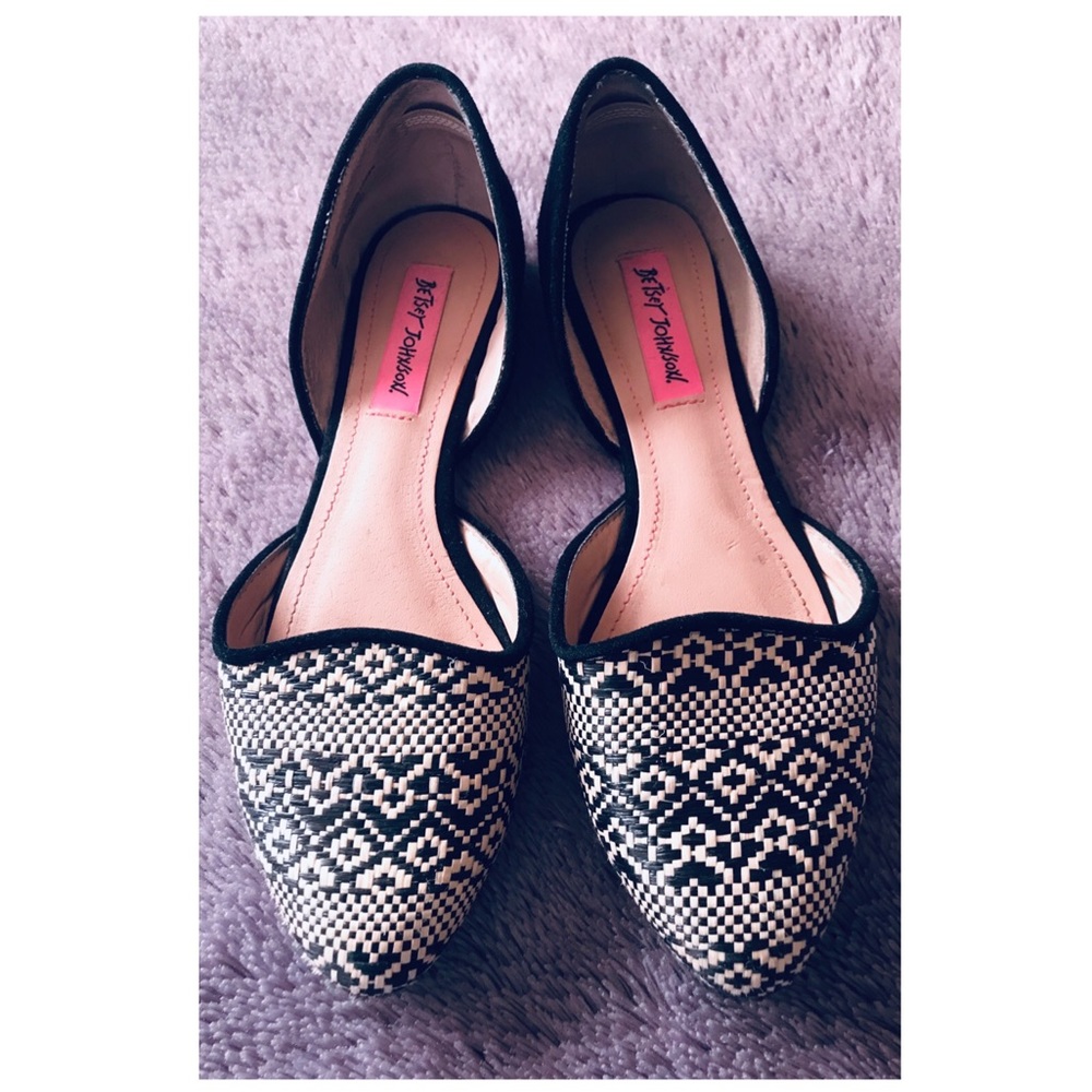 BETSEY JOHNSON “COCOH” Raffia and Suede Flats 6.5 - Picture 2 of 7